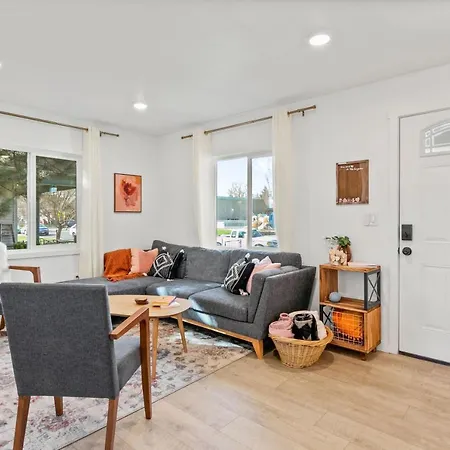 Bungalow 29 Chic Mins To Dwntwn Pet Friendly